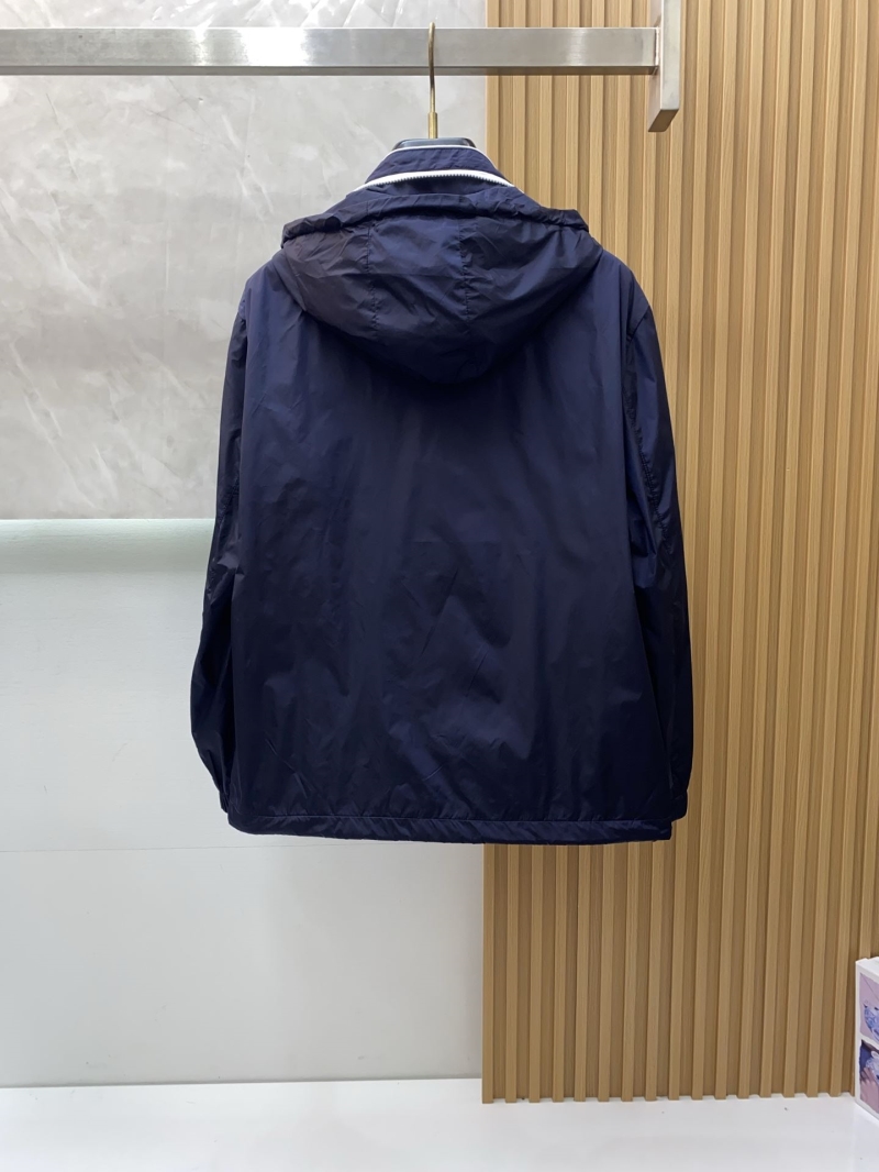 Pra*a outwear